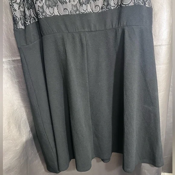 Love Squared Women’s Black and Lace dress size 3X New w/o tags - Picture 6 of 7